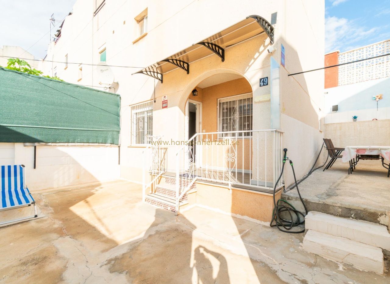 Sale - Apartment - Torrevieja  - Los Balcones 