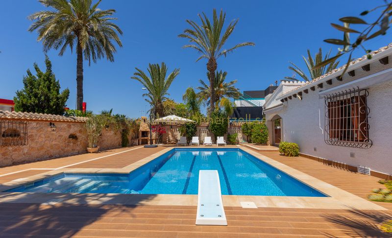 Villa - Sale - Orihuela Costa - Punta Prima