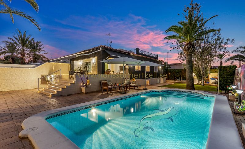 Villa - Försäljning - Torrevieja - Torrevieja
