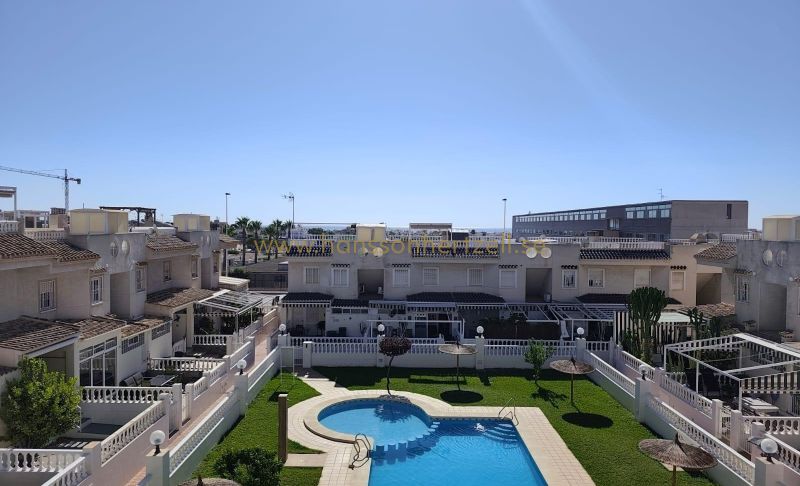 Apartamento - Venta - Torrevieja  - Aguas Nuevas 