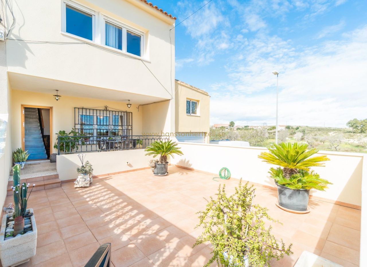 Venta - Casa adosada - Orihuela Costa - Desamparados-Hurchillo-Torremendo