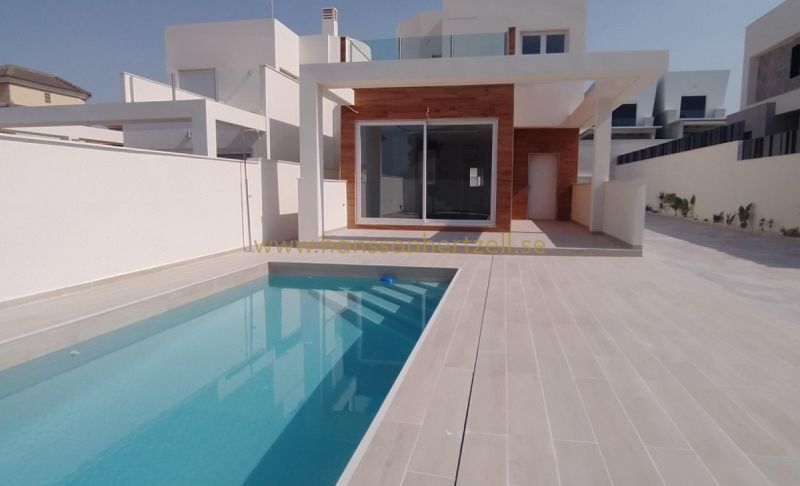 Villa - Försäljning - Torrevieja - Aguas Nuevas 
