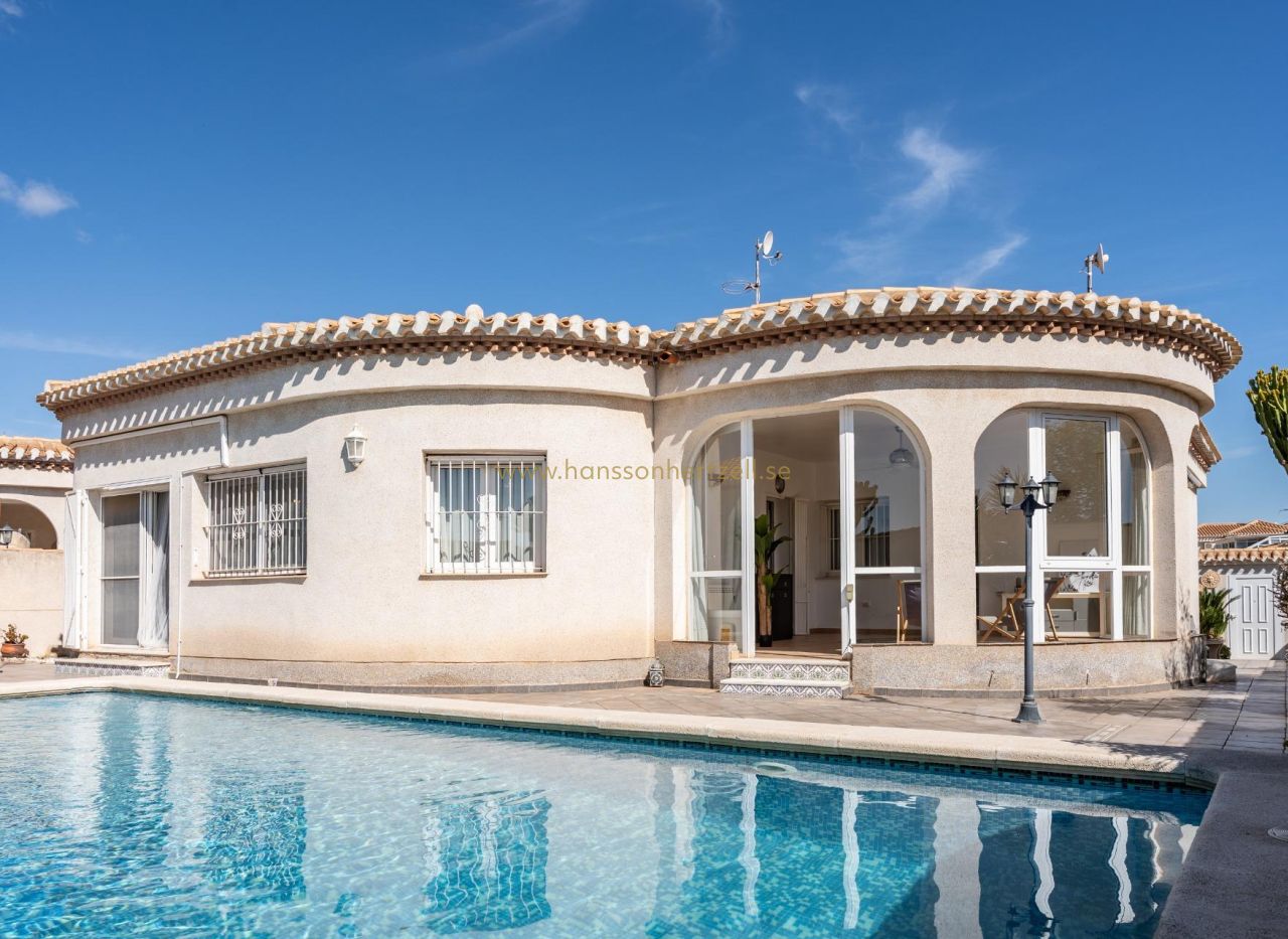 Försäljning - Villa - Orihuela Costa - Playa Flamenca