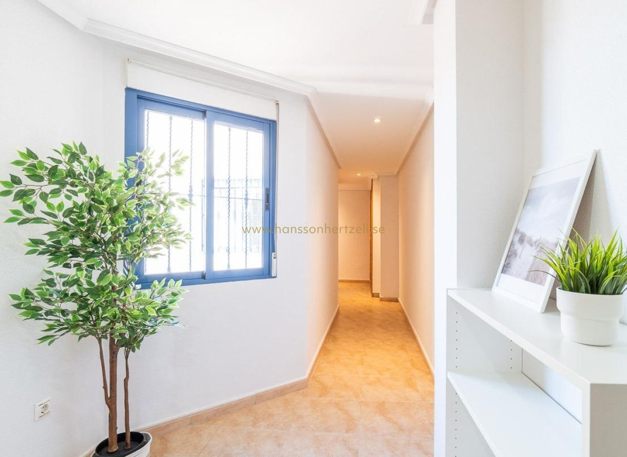 Sale - Apartment - Torrevieja  - Centro