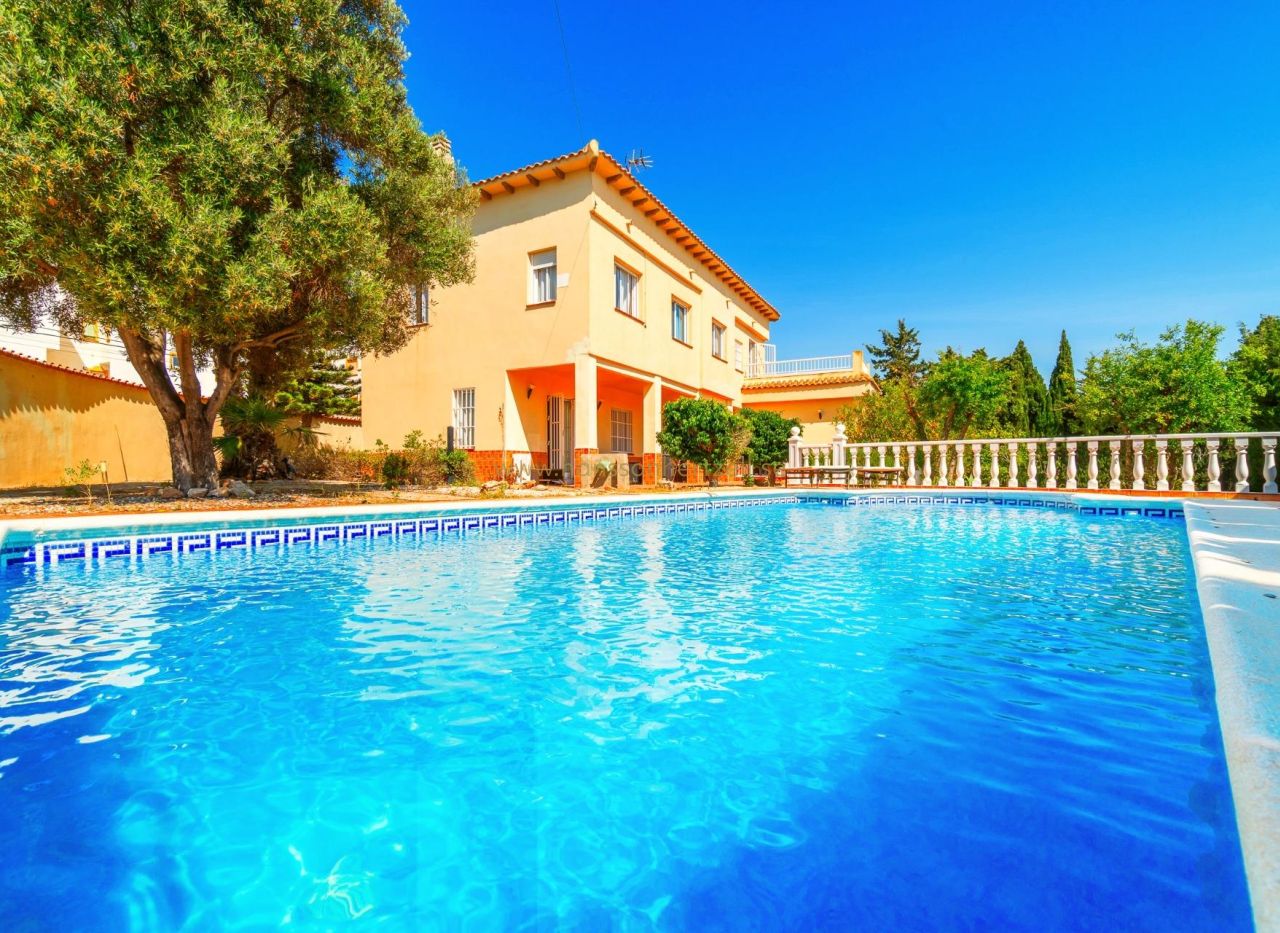 Sale - Villa - Torrevieja  - La Mata