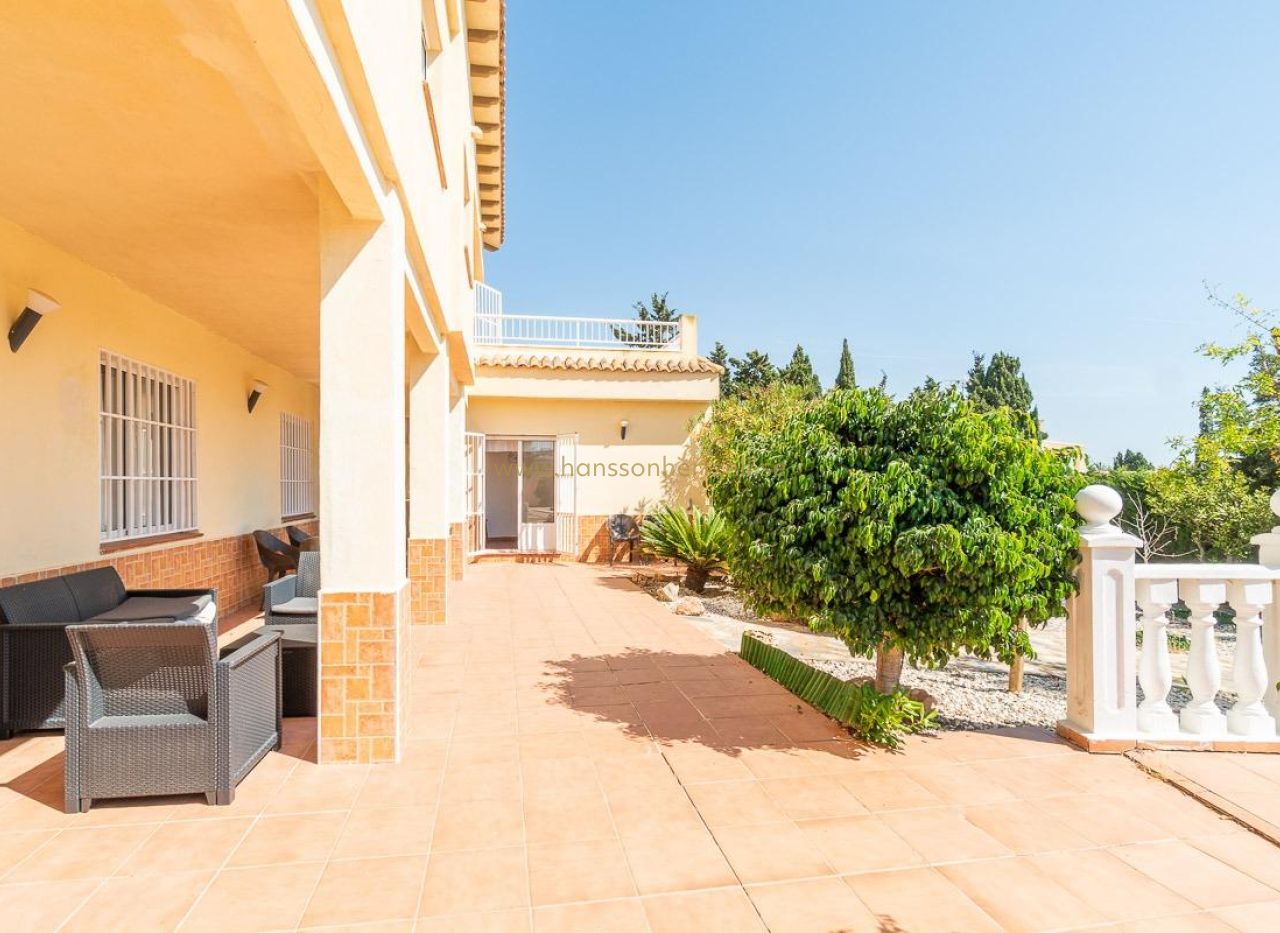Sale - Villa - Torrevieja  - La Mata