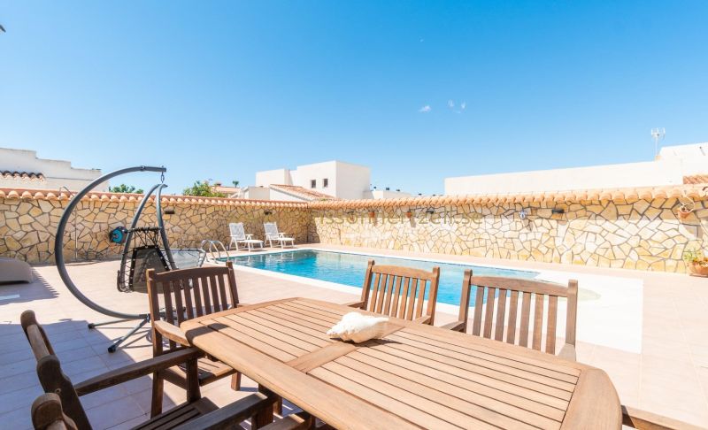 Villa - Försäljning - Torrevieja - Torreta florida