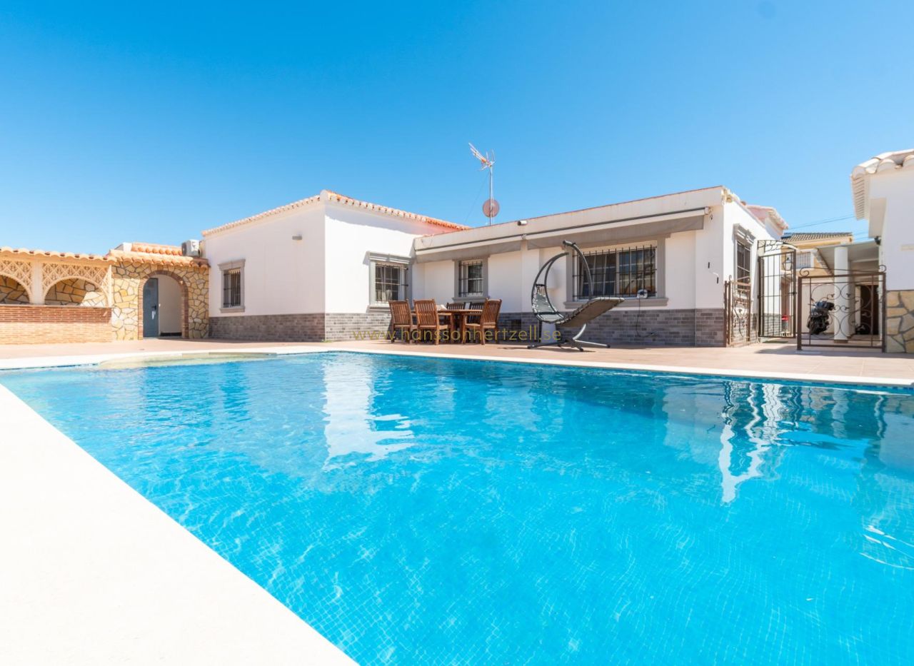 Försäljning - Villa - Torrevieja - Torreta florida