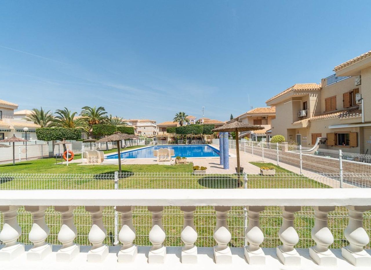 Sale - Villa - Orihuela Costa - Playa Flamenca